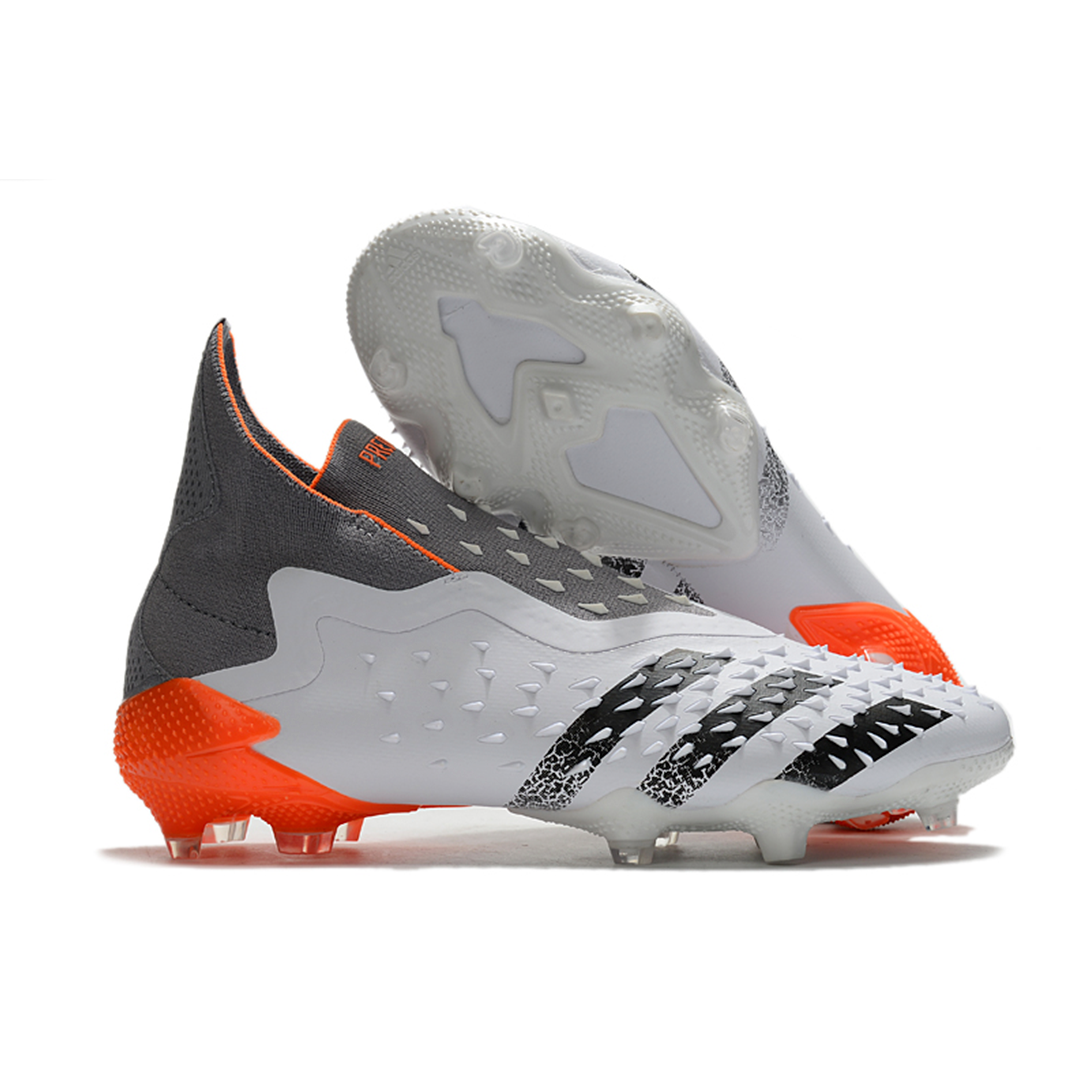 Chuteira Adidas Predator Freak + White Spark