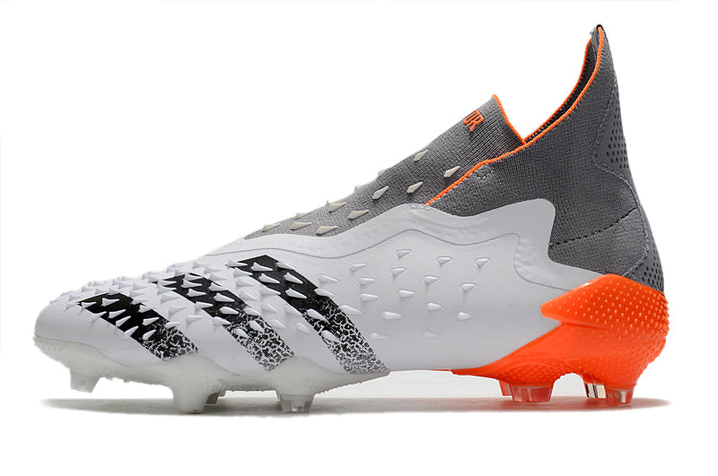 Chuteira Adidas Predator Freak + White Spark