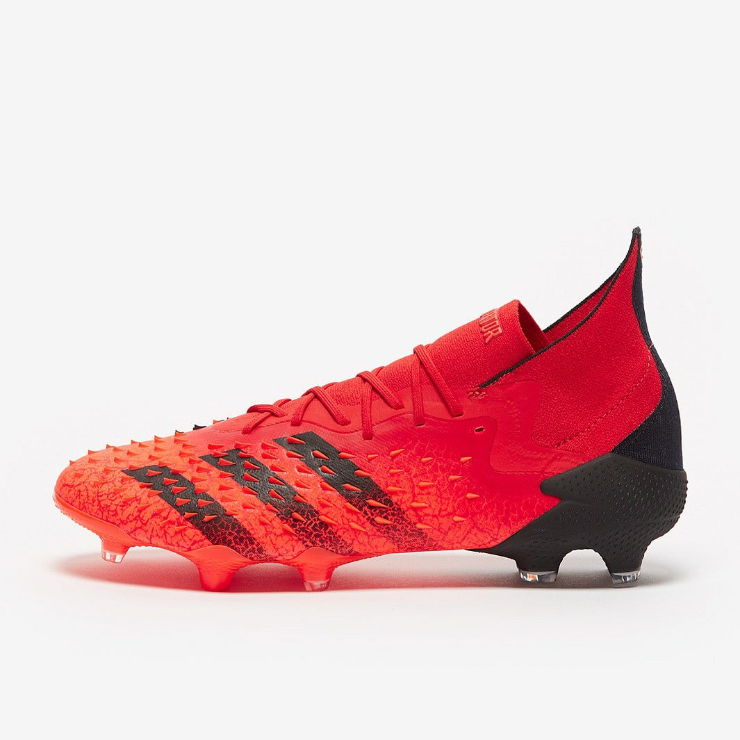 Chuteira Adidas Predator Freak .1 Meteorite