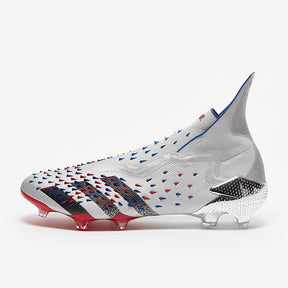 Chuteira Adidas Predator Freak + Showpiece