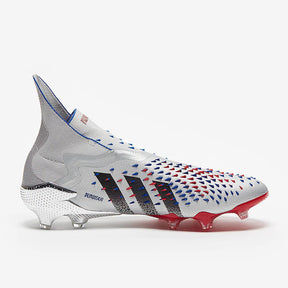 Chuteira Adidas Predator Freak + Showpiece