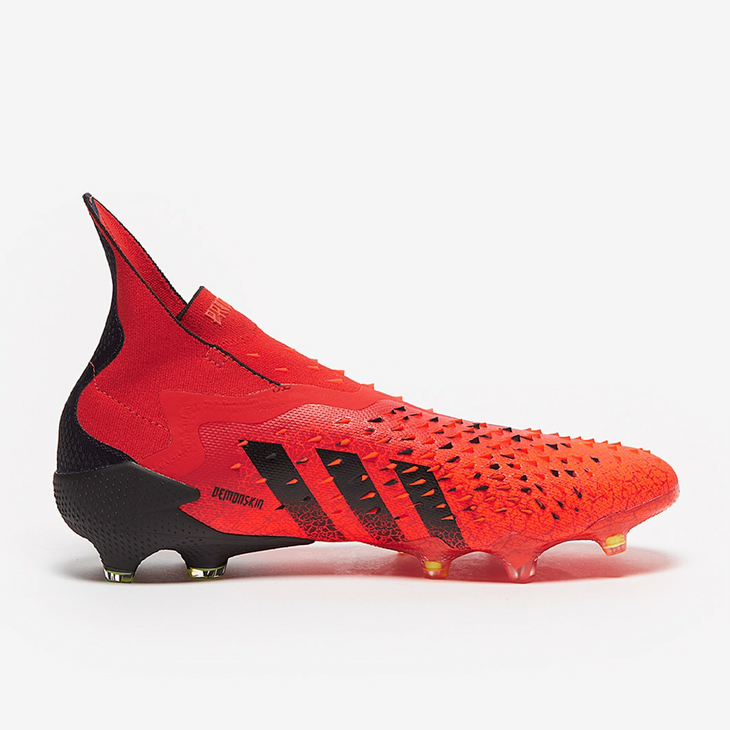 Chuteira Adidas Predator Freak + Meteorite