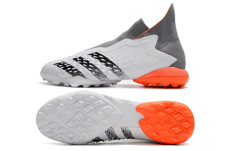 Chuteira Adidas Predator Freak + Society White Spark