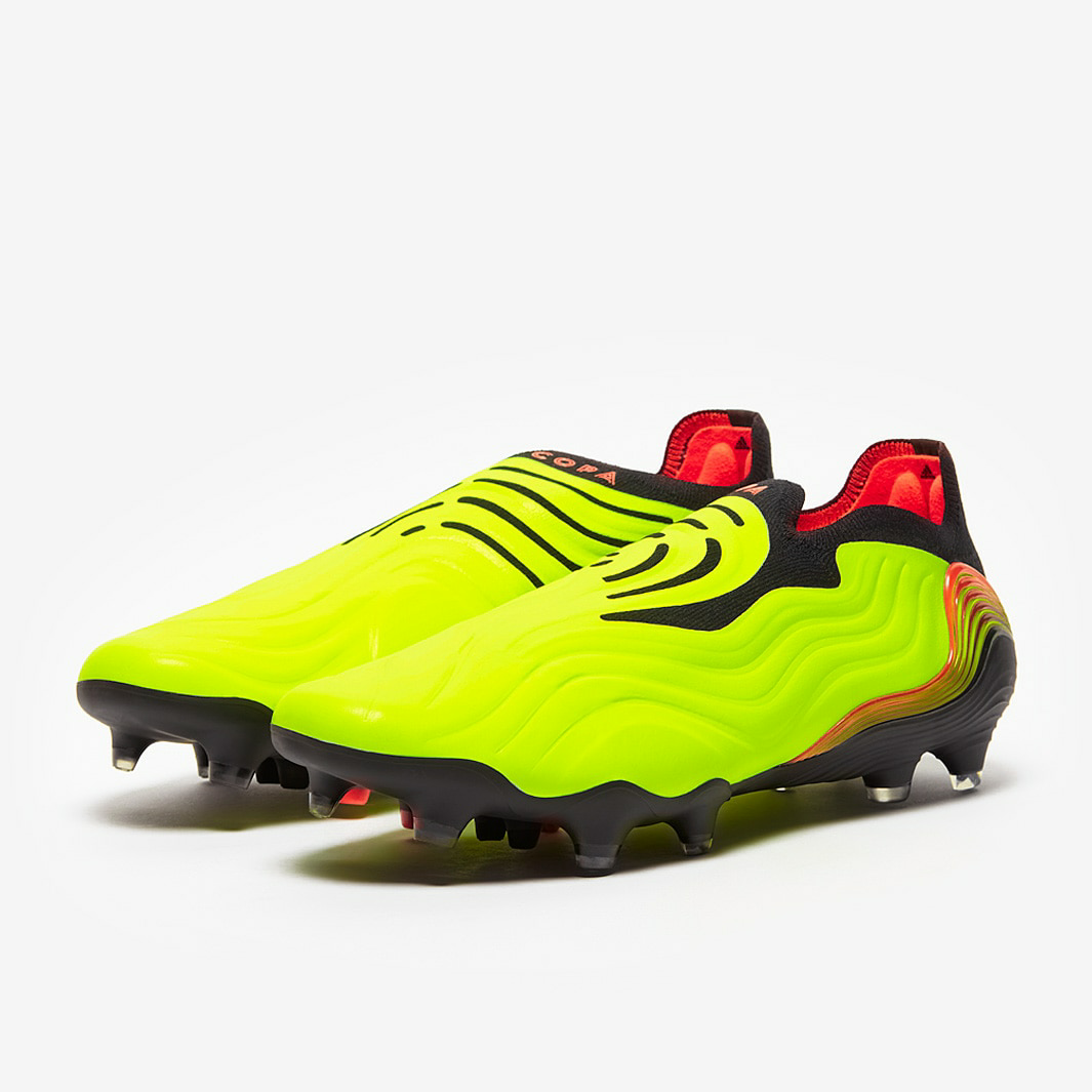 Chuteira Adidas Copa Sense + Game Data