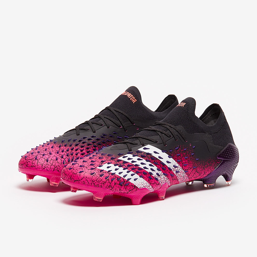 Chuteira Adidas Predator Freak .1 Low Superspectral